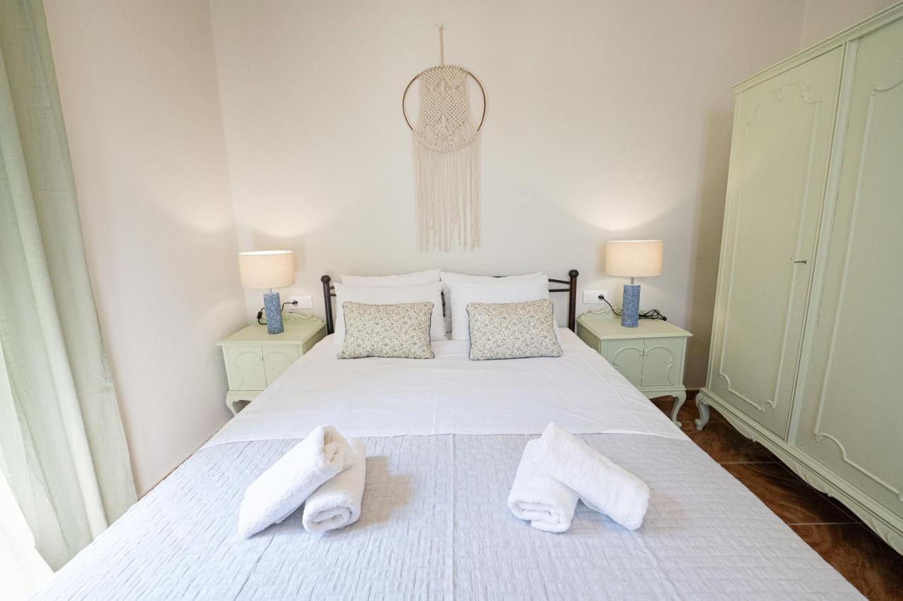 Sunny Yard Apartments Poros Town Exterior photo